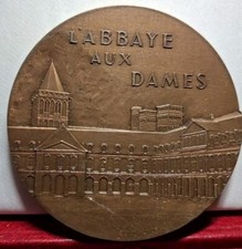 Rare abbaye aux - , dames